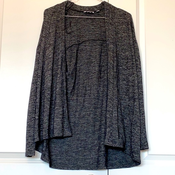 3 for $20 💜 REITMANS Draped Cardigan - Picture 1 of 4